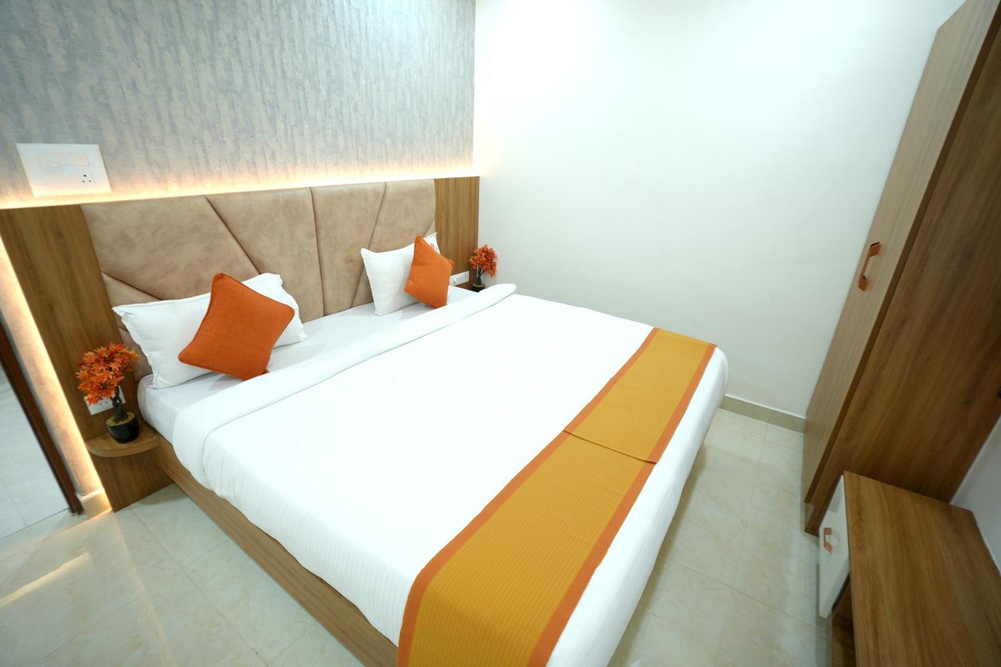 Viola Suites Hyderabad Exterior foto